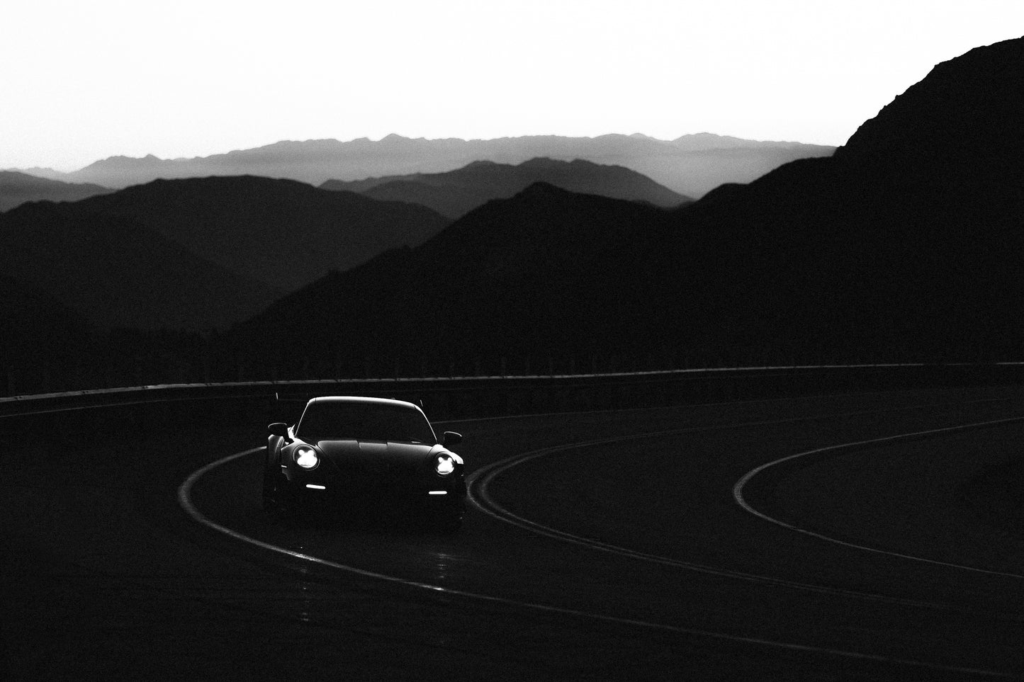 911 GT3 ON CANYON ROADS B&W